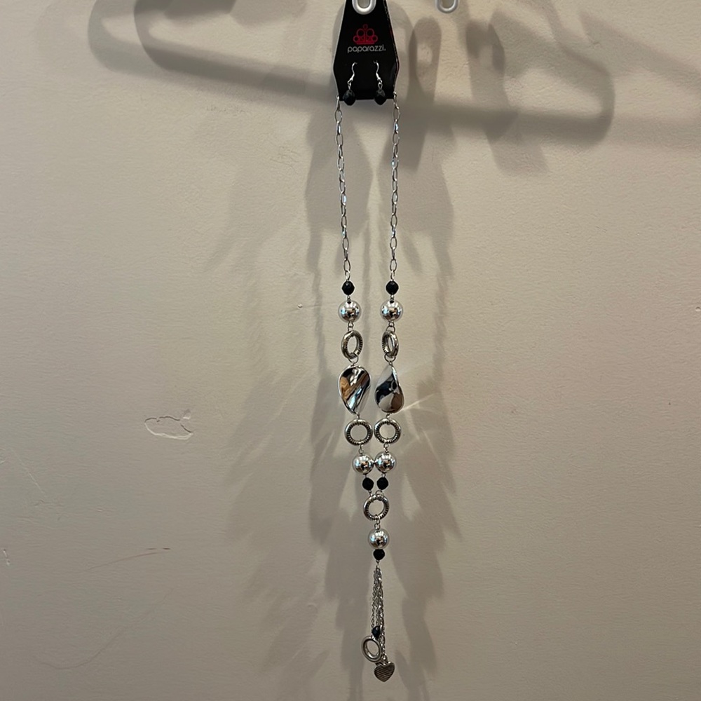 Paparazzi, long necklace with matching earrings